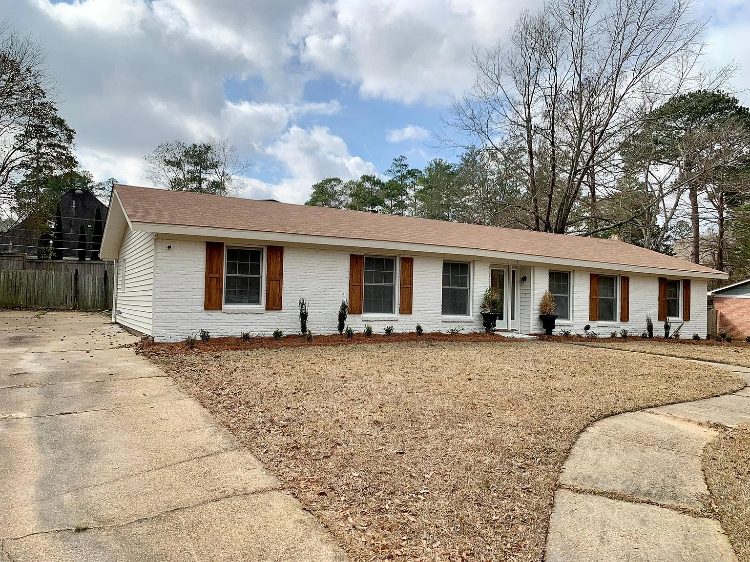 3 bed, 2040 sqft, $2,000 — Photo 2