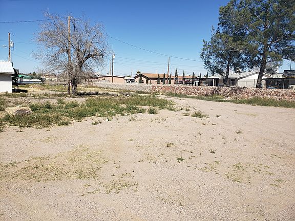 2nd image of 1310 N. Valley Dr