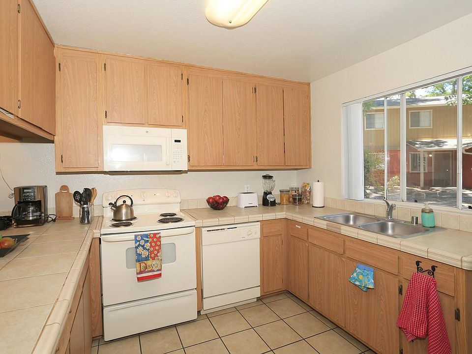 Pomona Townhomes 581 Pomona Ave Chico CA Zillow