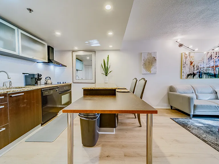 701 S Madison Ave #212 — Photo 16