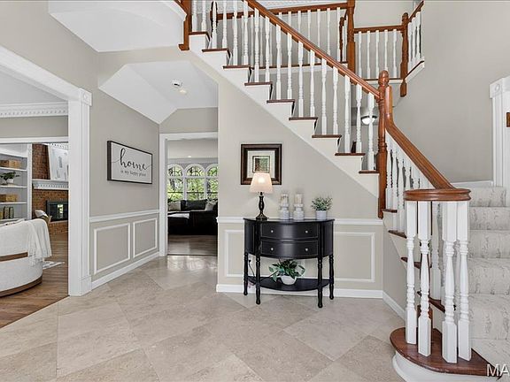 3rd image of 17601 Burnham Ct