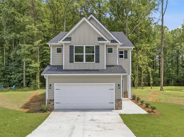 318 Stonington Dr, Mount Airy, GA 30563