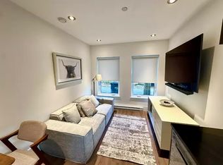 2963 W 16th Ave #1A, Vancouver, BC V5M2M2