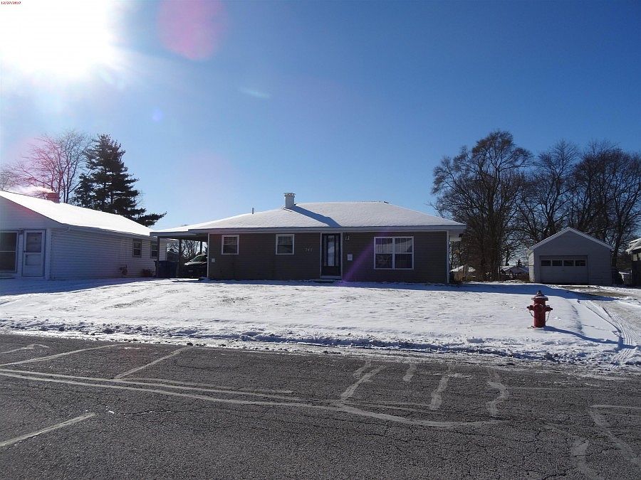 2nd image of 747 Navajo Dr