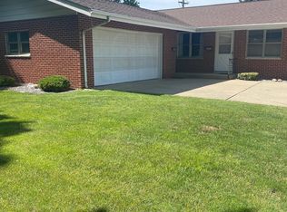 2219 Lynnhaven Dr, Springfield, IL 62704