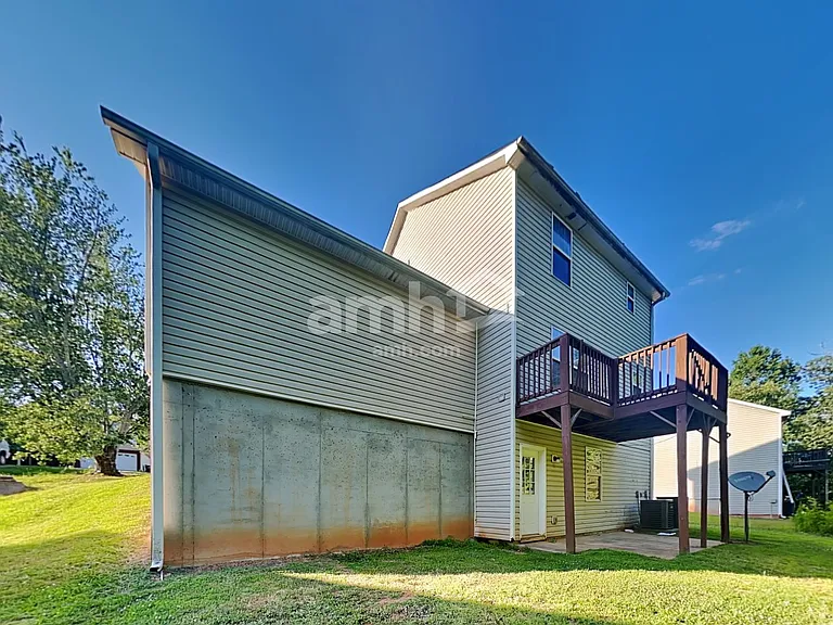 1509 Locomotive Dr NE — Photo 25