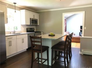 3 Sherwood Pl, Monroe, CT 06468