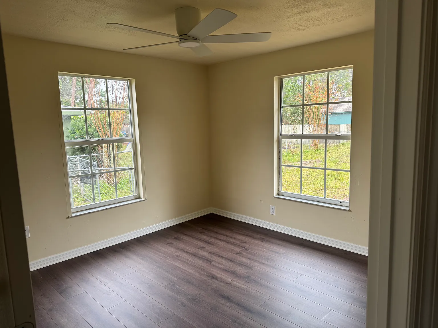 2048 Palm Ter — Photo 4