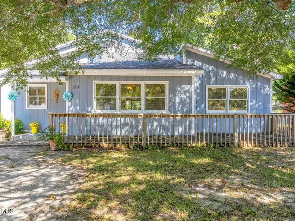 109 NE 30th Street, Oak Island, NC 28465