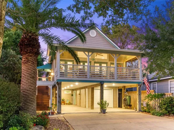 916 Hawthorne Road, Kemah, TX 77565