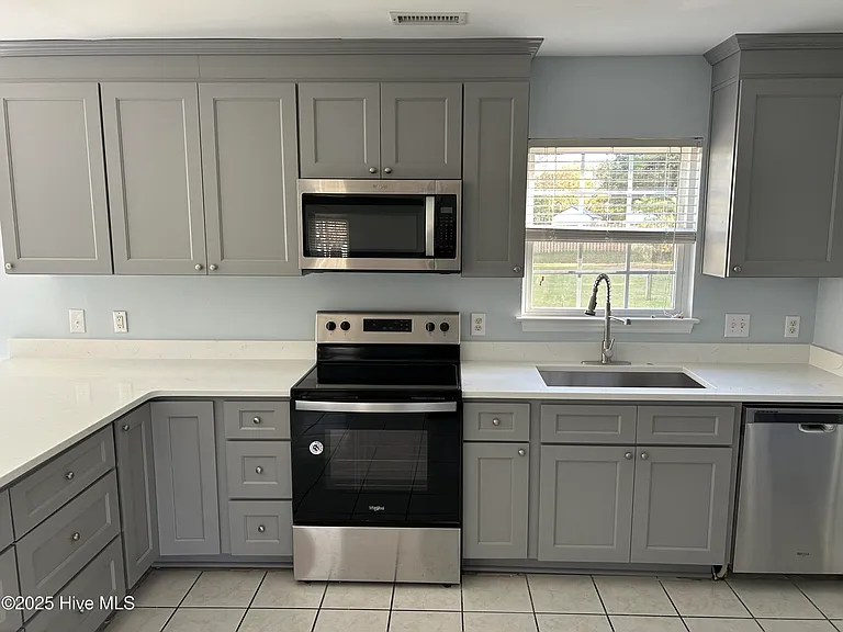 3008 Tandem Ct — Photo 4