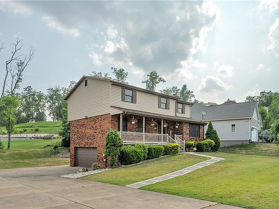 2nd image of 10858 Hunters Woods Ln