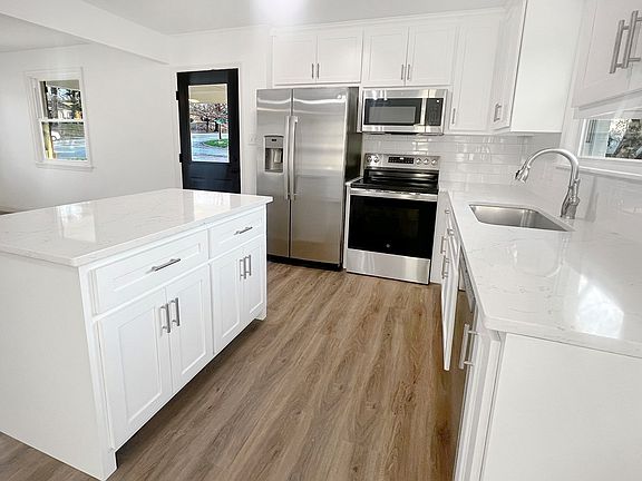 2nd image of 102 Briarwood Dr