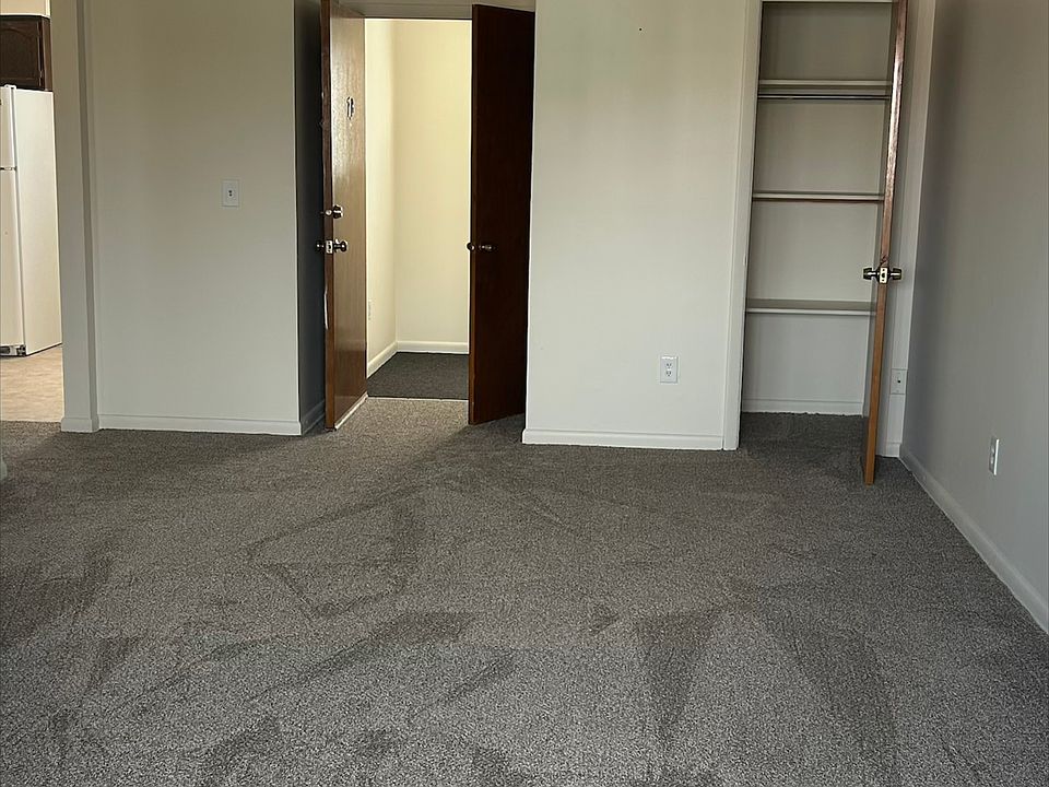 1st image of 7B Helen Way