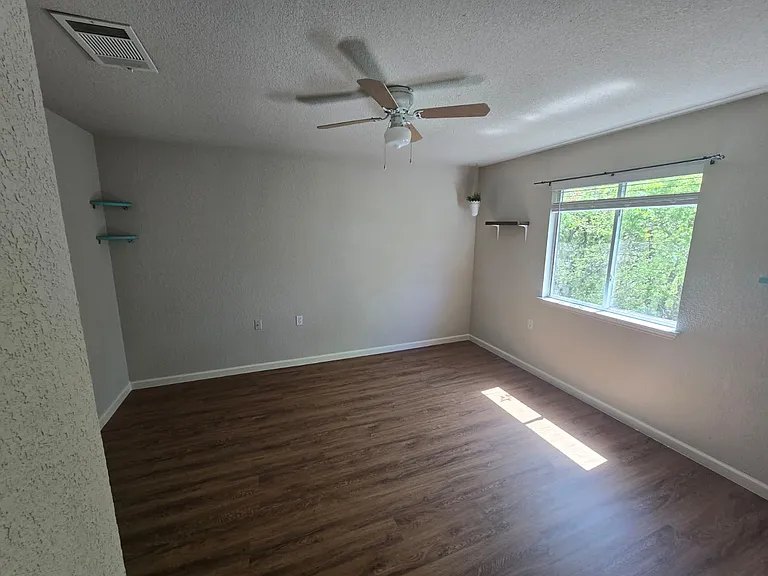 7109 Thannas Way — Photo 2