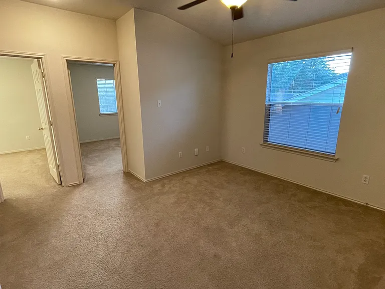 11725 Raymond C Ewry Ln — Photo 15