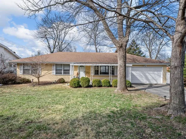 345 W Old Watson Rd, Saint Louis, MO 63119