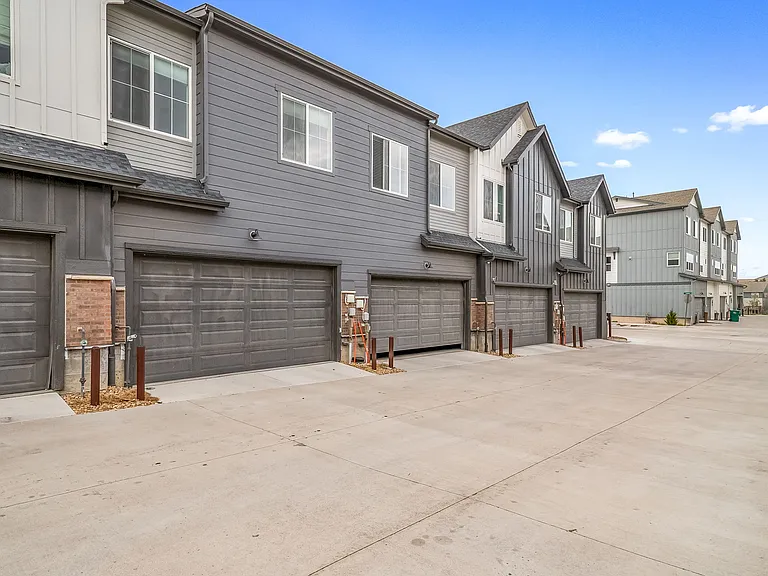 475 Millwall Cir — Photo 38