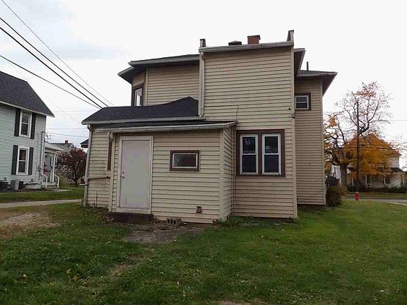 4th image of 149 W Main St