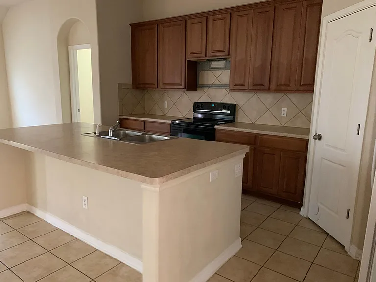 214 Hyltin St — Photo 11
