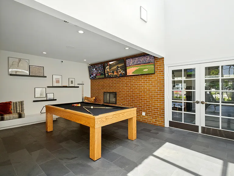 The Grove Luxury Apartments — Photo 26
