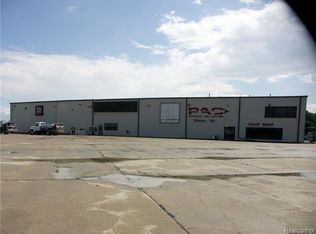 1675 Airport Rd, Waterford, MI 48327