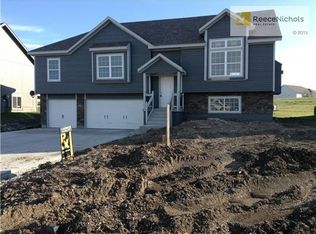 815 Garnes St, Raymore, MO 64083