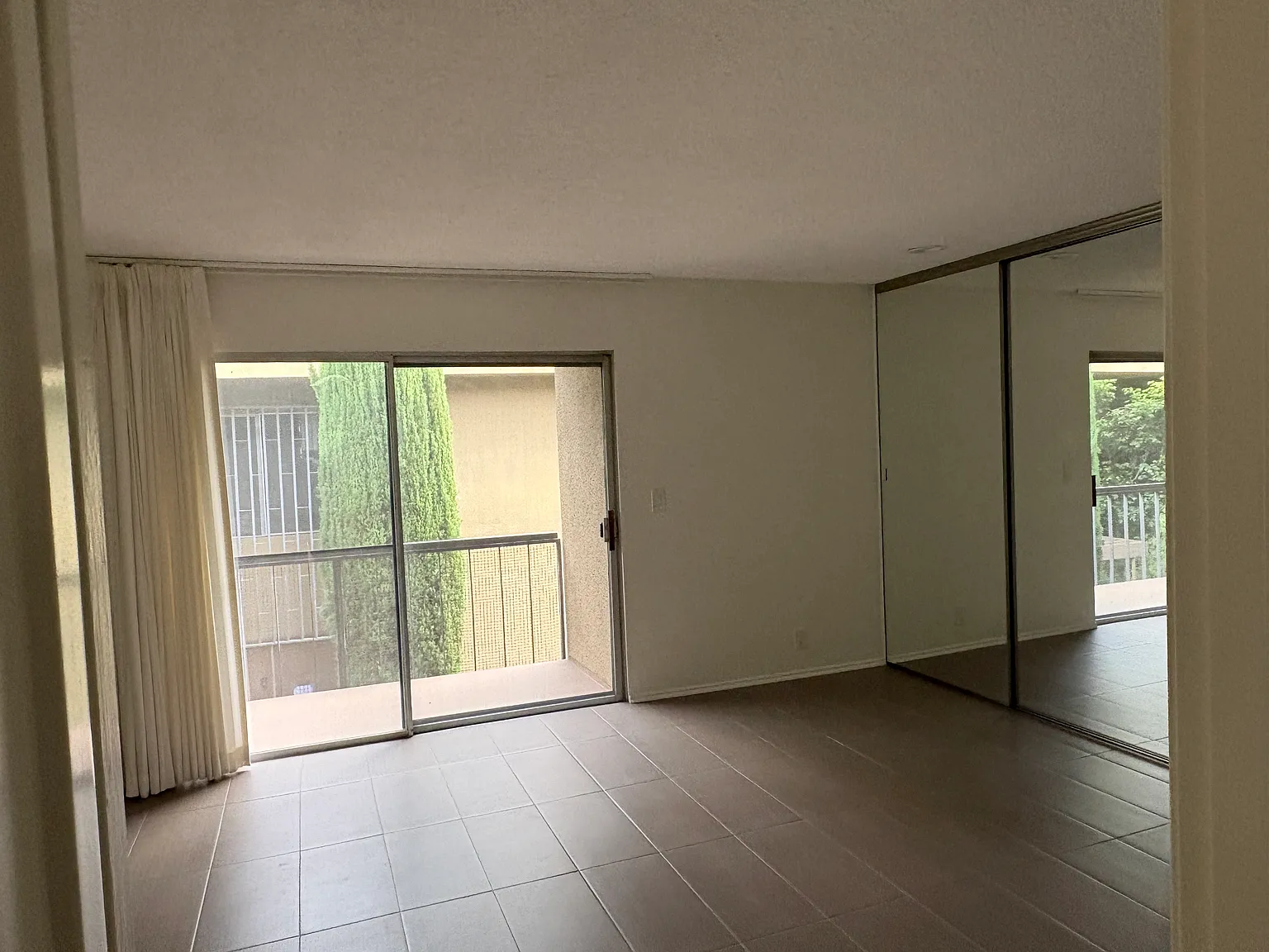 2 bed, 1300 sqft, $2,850 — Photo 3