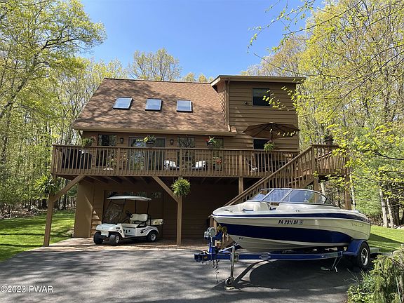 2nd image of 123 Poplar St