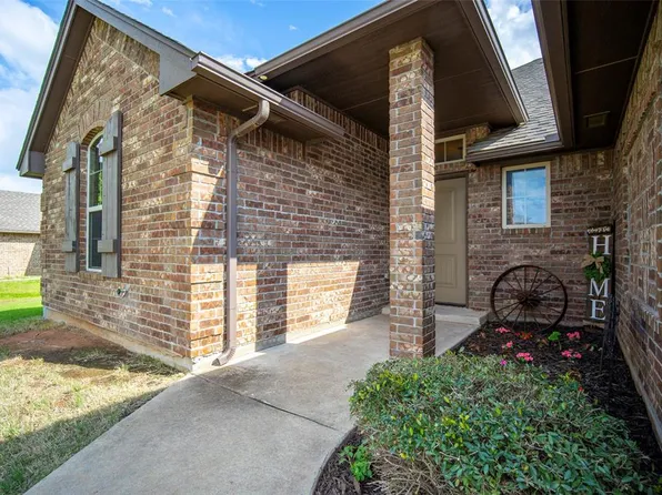 11208 NW 8th St, Yukon, OK 73099