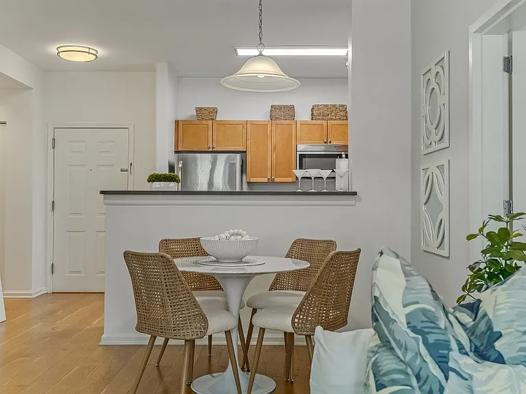 Pier Village Apartments — Photo 10