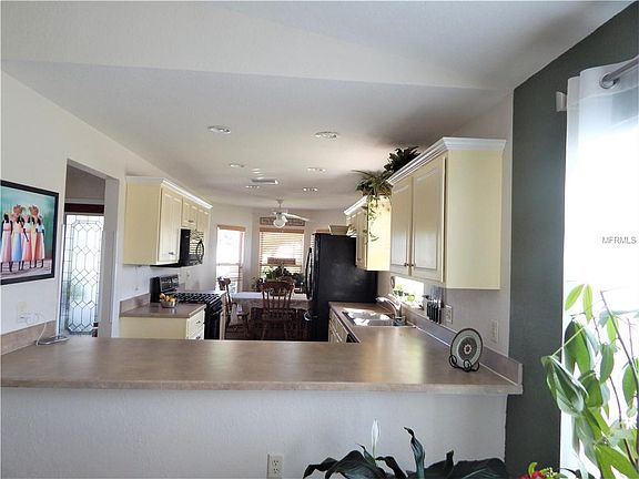 5th image of 227 Lake Suzanne Dr