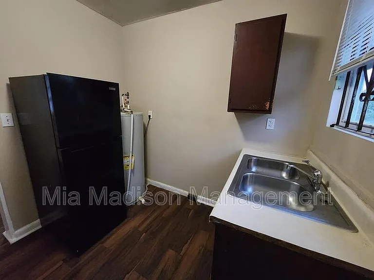 250 Ferrill St — Photo 4