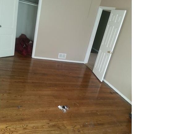 5th image of 5038 W Congress Pkwy