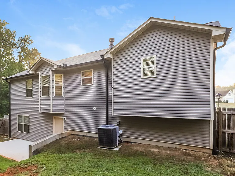 104 Skylar Ct — Photo 17