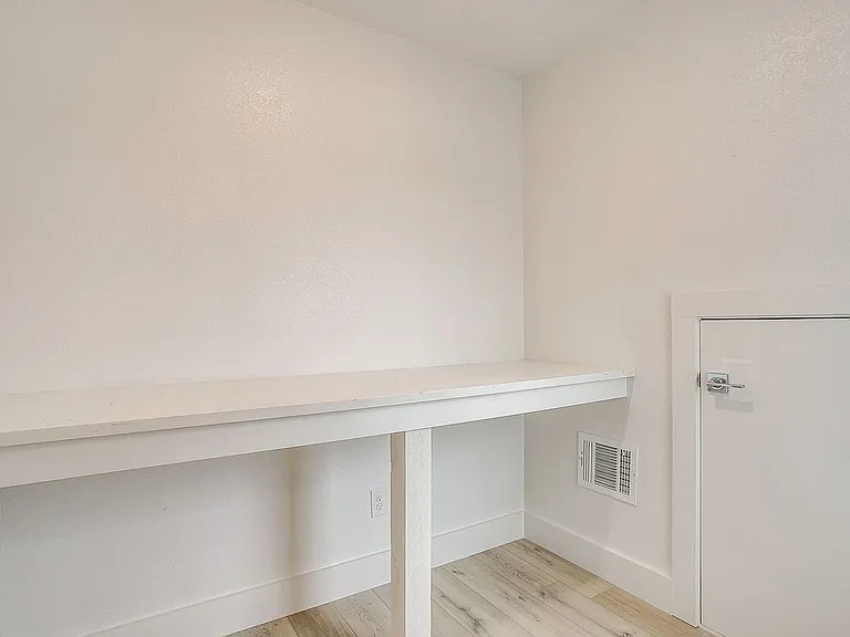 3214 Forest Park Blvd — Photo 32