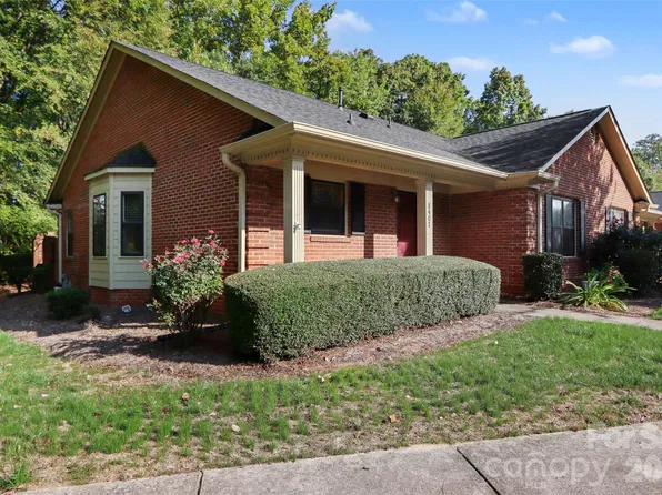 8407 Coulwood Oak Ln, Charlotte, NC 28214