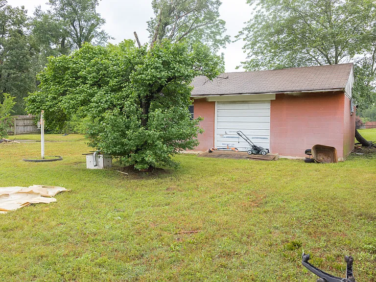 1715 Rodden Dr — Photo 52