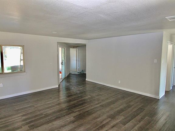 4th image of 1441 Bay Shore Dr