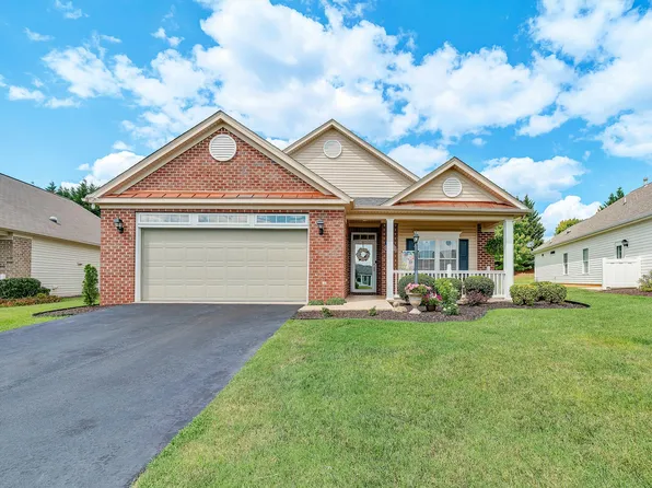 5444 Stayman Dr, Roanoke, VA 24012