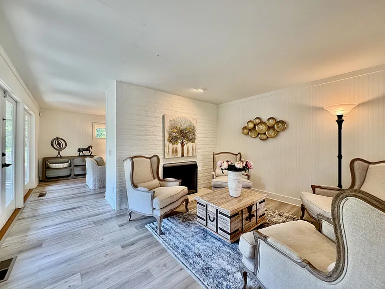 1701 Zinfandel Ln — Photo 5
