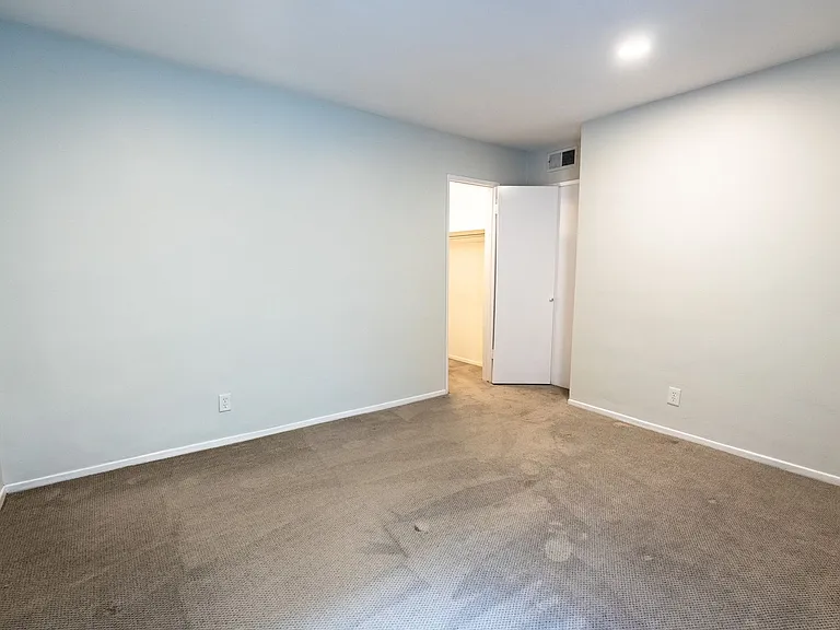 115 North Wetherly Drive — Photo 47