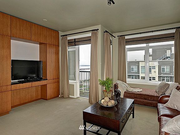 3rd image of 2721 1st Avenue #PH 3
