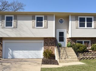 2450 Mallard Dr, Lindenhurst, IL 60046