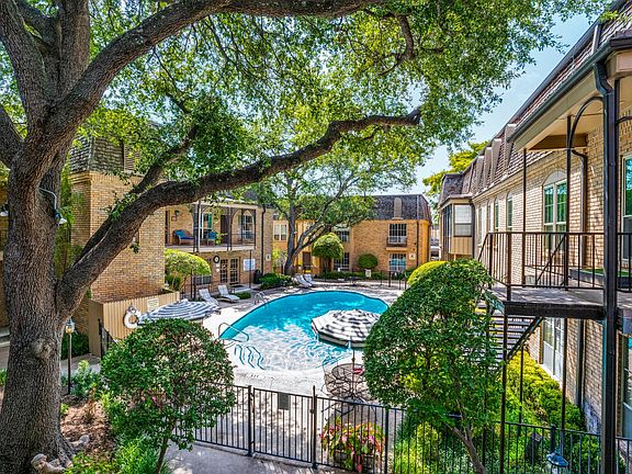 5th image of 4312 Bellaire Dr S APT 231