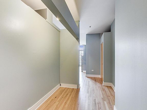 3rd image of 212 W Washington St APT 2111