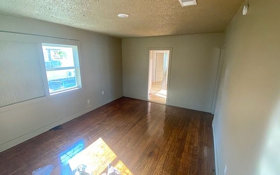 5th image of 3440 Hollywood St