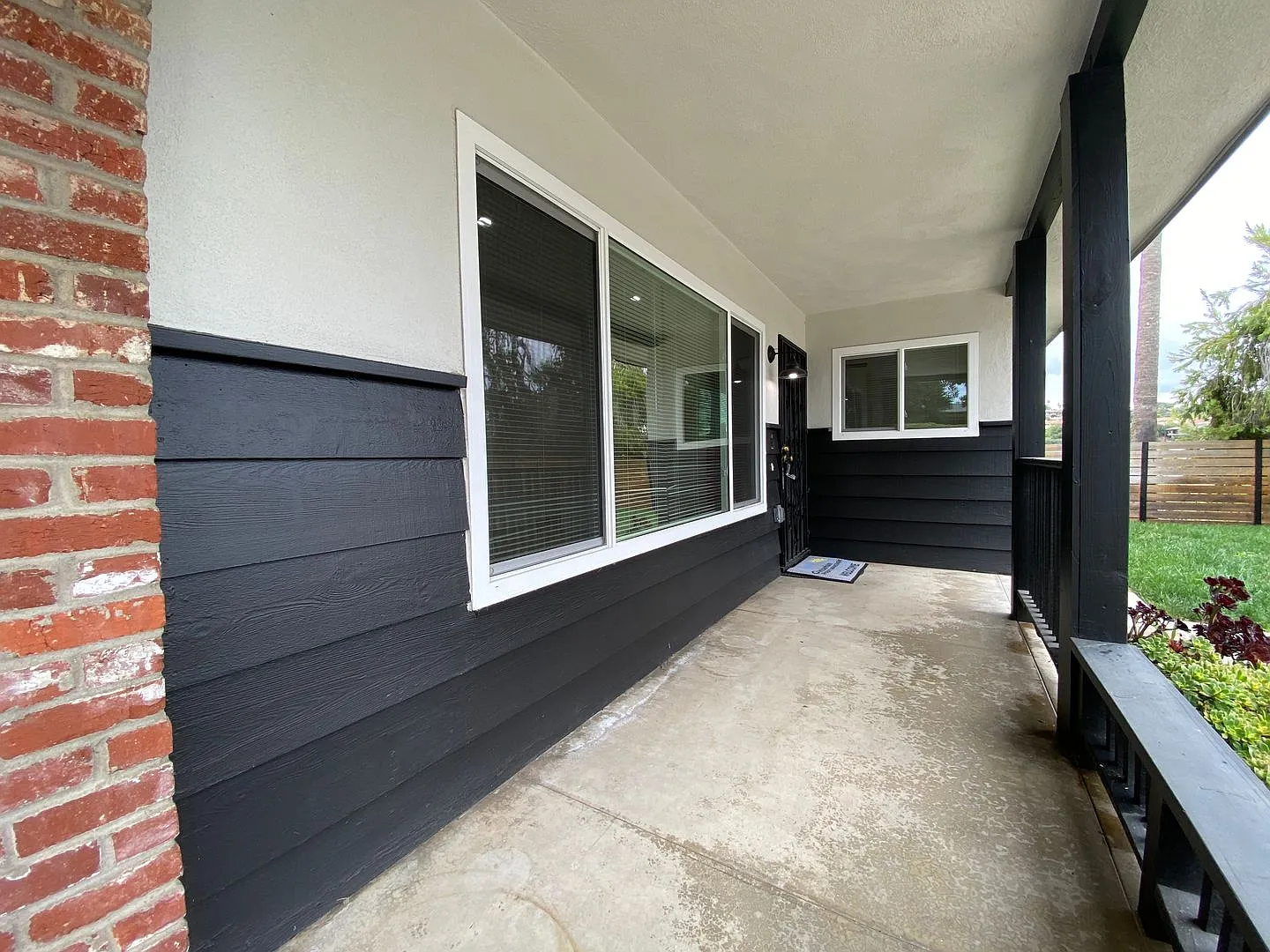 Single Story 3 Bedroom Home in Vista! — Photo 3