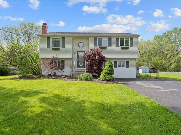 109 Farmingdale Rd, Camillus, NY 13031
