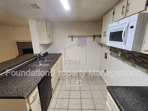 4th image of 5552 Massey Station Rd